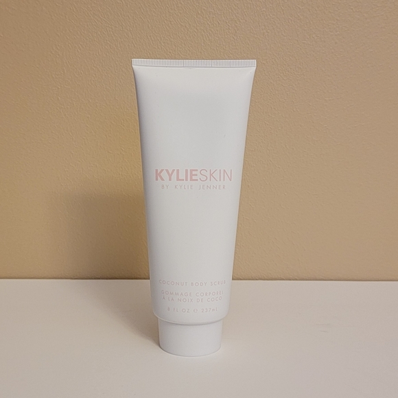 KYLIE SKIN☆ココナッツオイル配合☆COCONUT BODY SCRUB Coconut Body Scrub | Kylie Skin by Kylie Jenner – Kylie